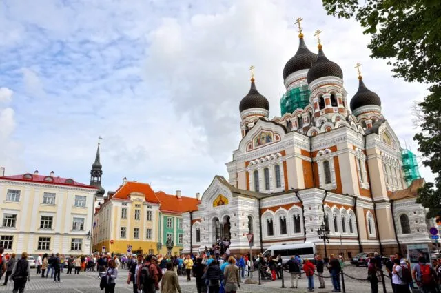 Estonya: Şarkılarla Dokunmuş Bir Özgürlük Hikayesi ve Tallinn Gezi Rehberi Estonya: Şarkılarla Dokunmuş Bir Özgürlük Hikayesi ve Tallinn Gezi Rehberi